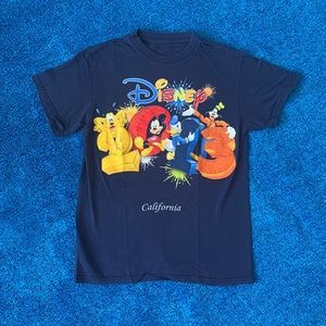 Disney T shirt 
Size Small